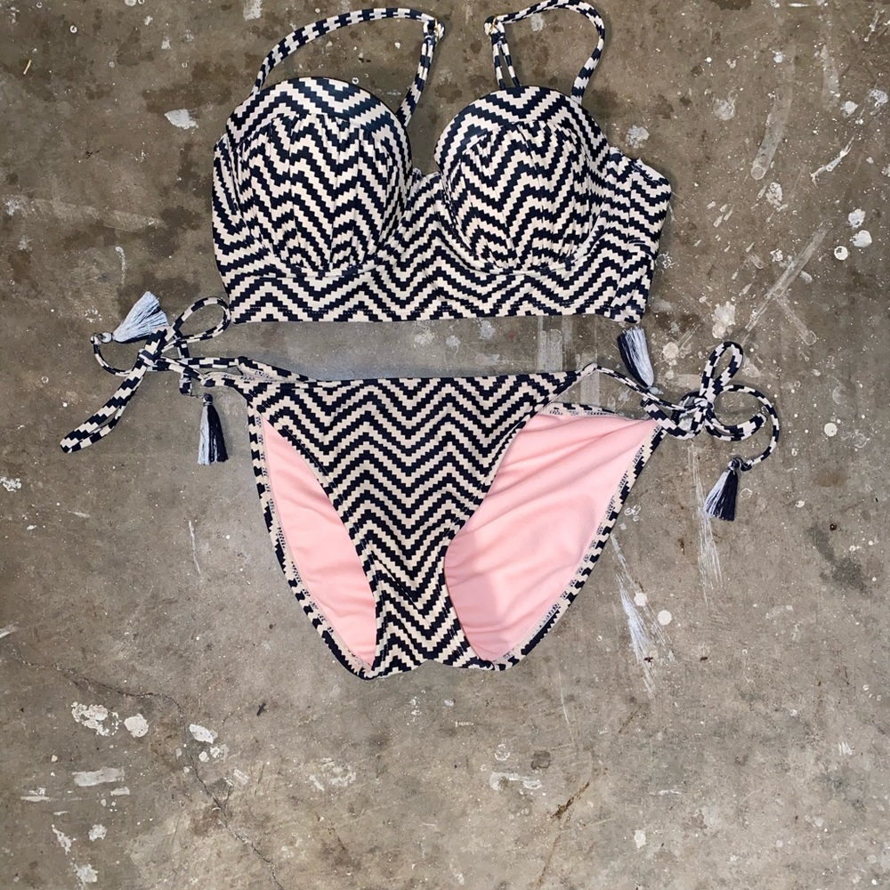 Xhilaration 2 Piece Swim Suit